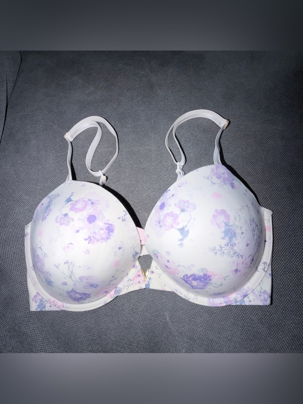 Victoria's Secret Push up Bra white with Light Purple Floral Print. Sz 34DD
